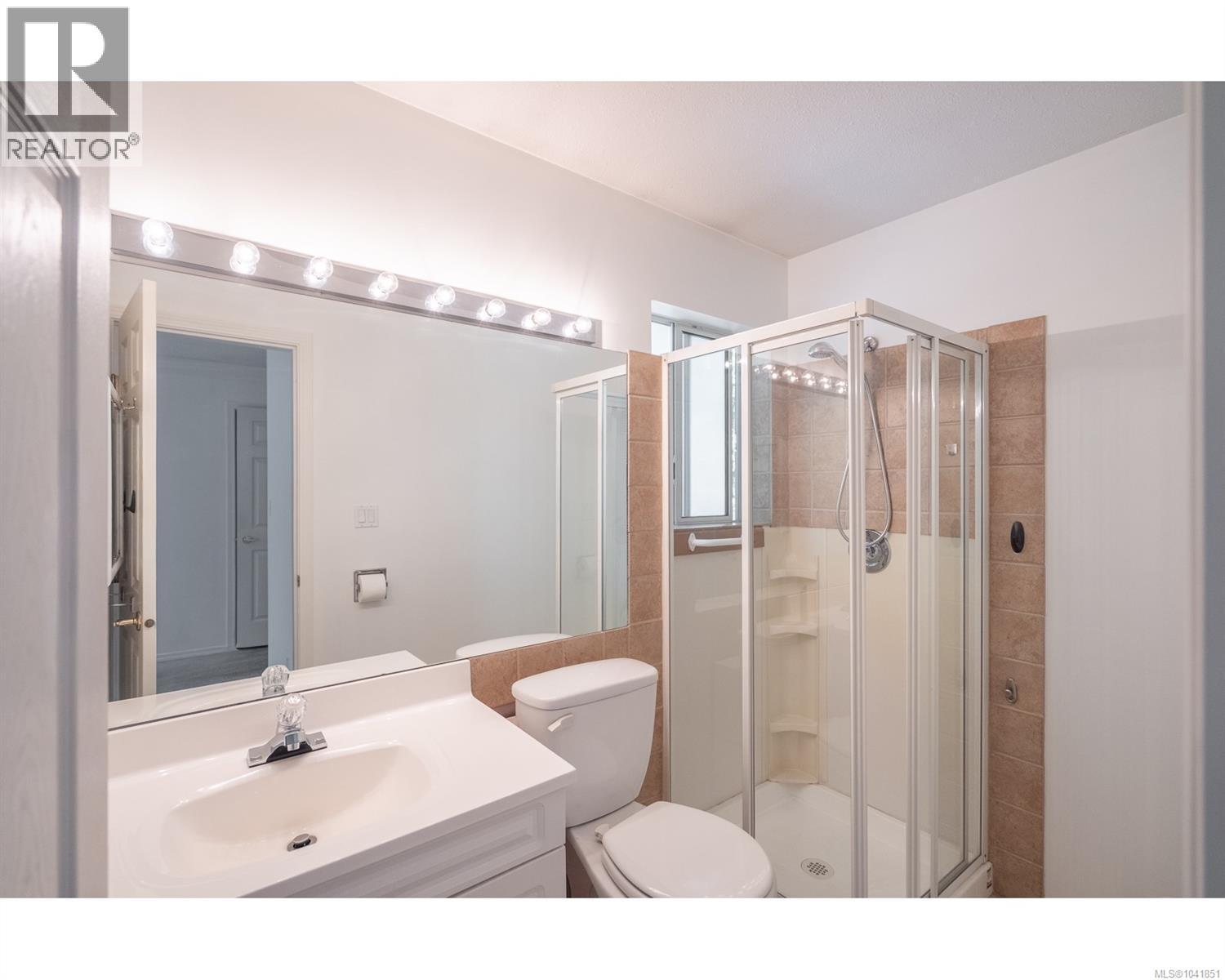 #20 450 Bay Ave - 19