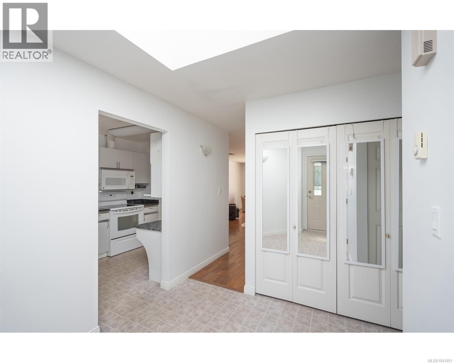 #20 450 Bay Ave - 20