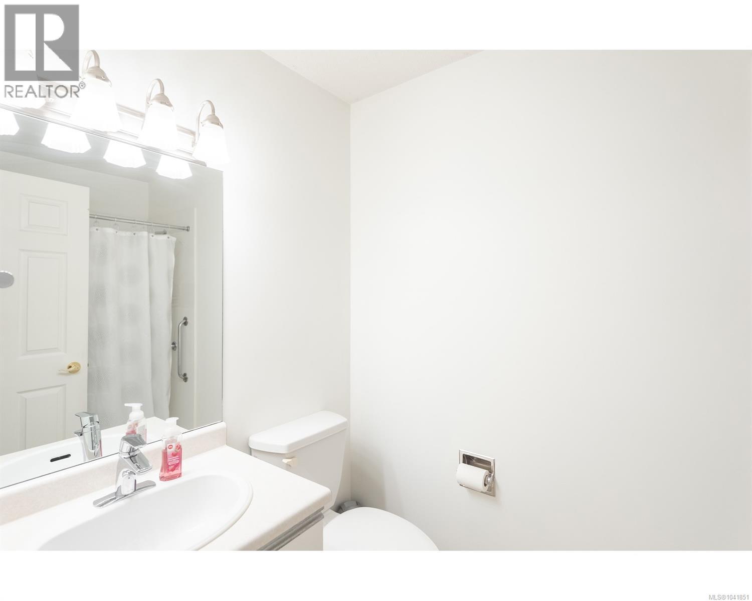 #20 450 Bay Ave - 17