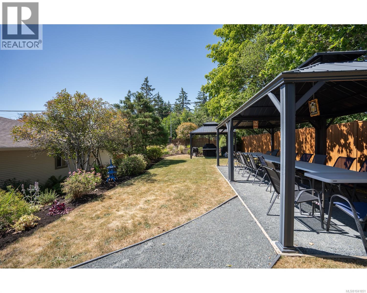 #20 450 Bay Ave - 23