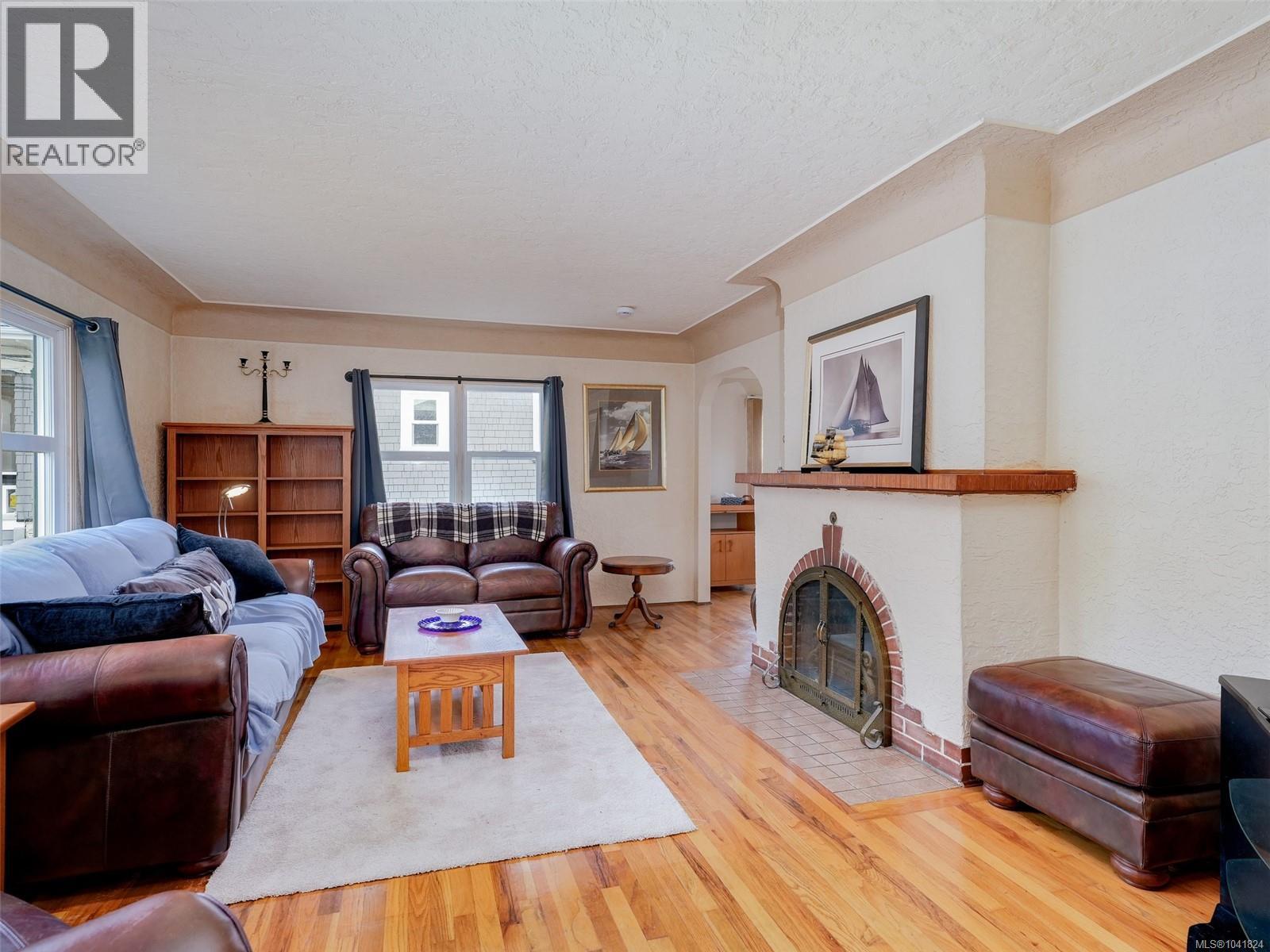 1157 Lyall St - 2