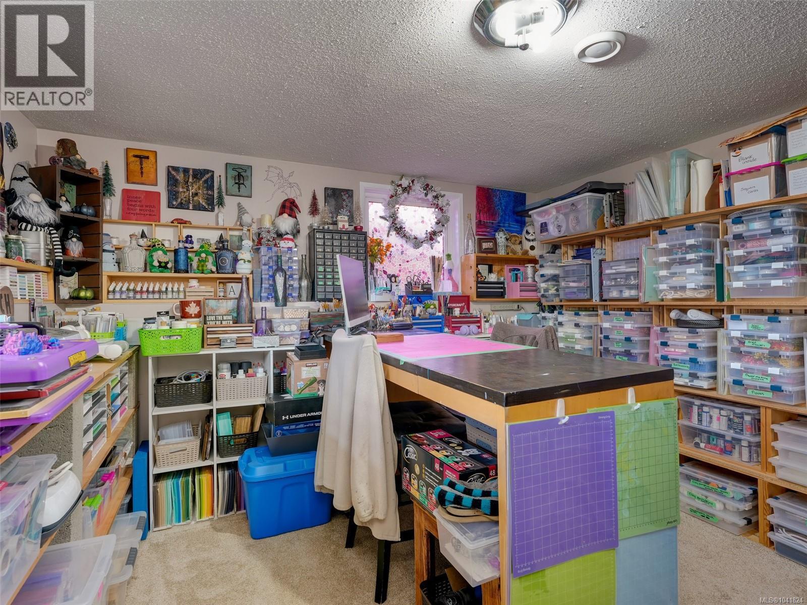 1157 Lyall St - 21