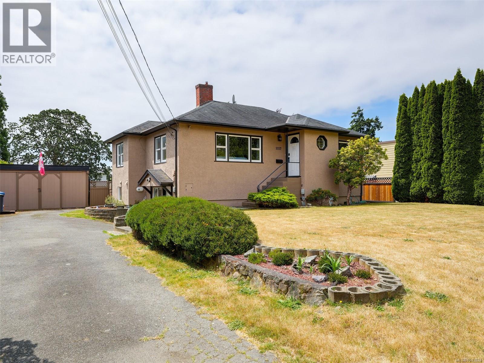 1157 Lyall St - 25