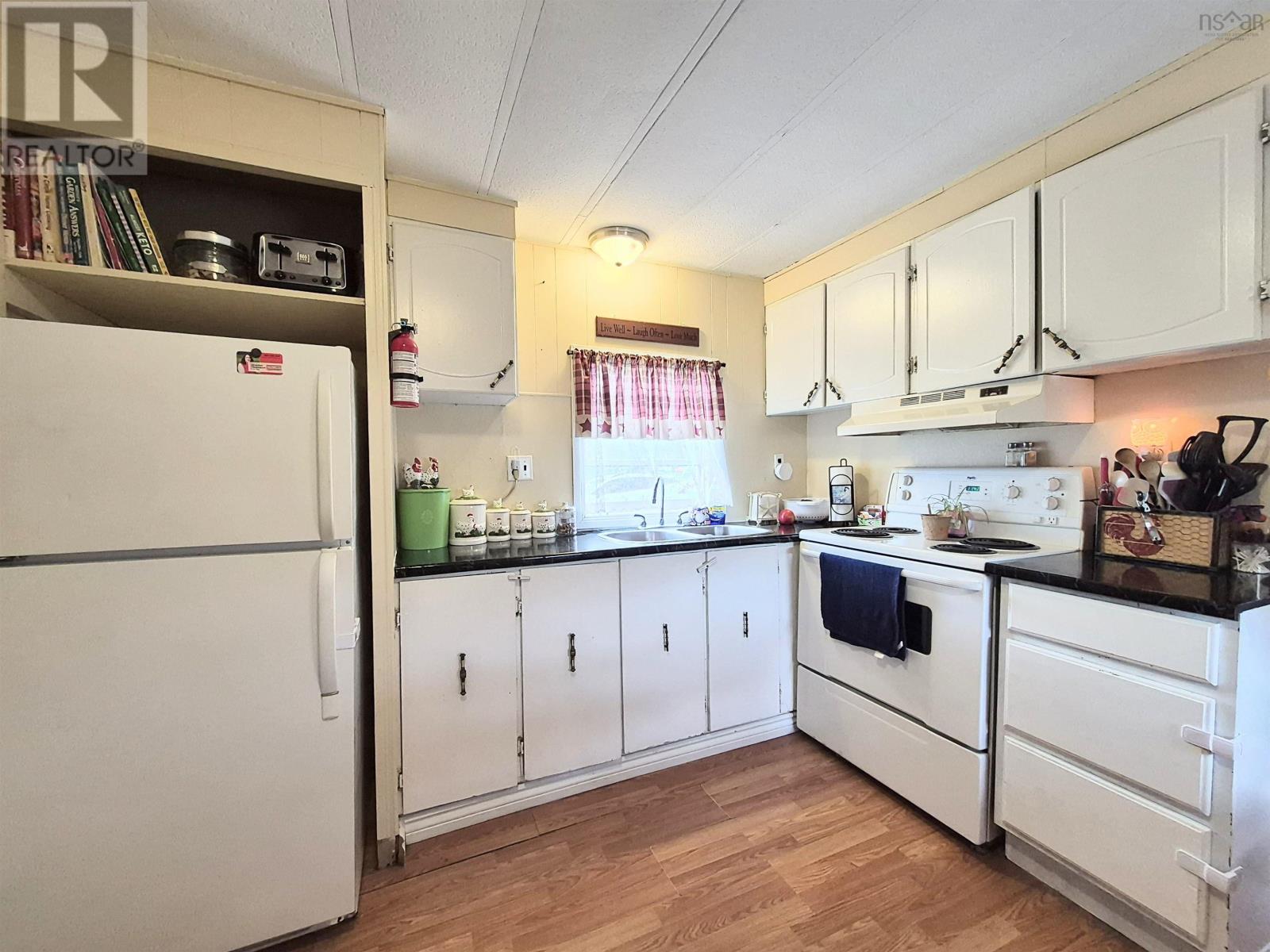 10 Bayview Drive - 11