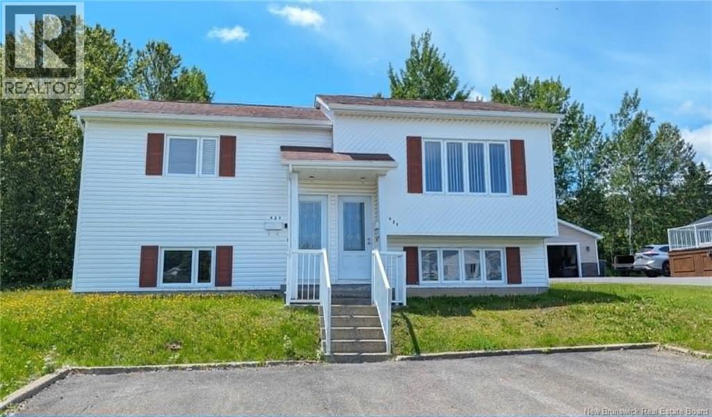 925-927 Victoria Avenue - 1