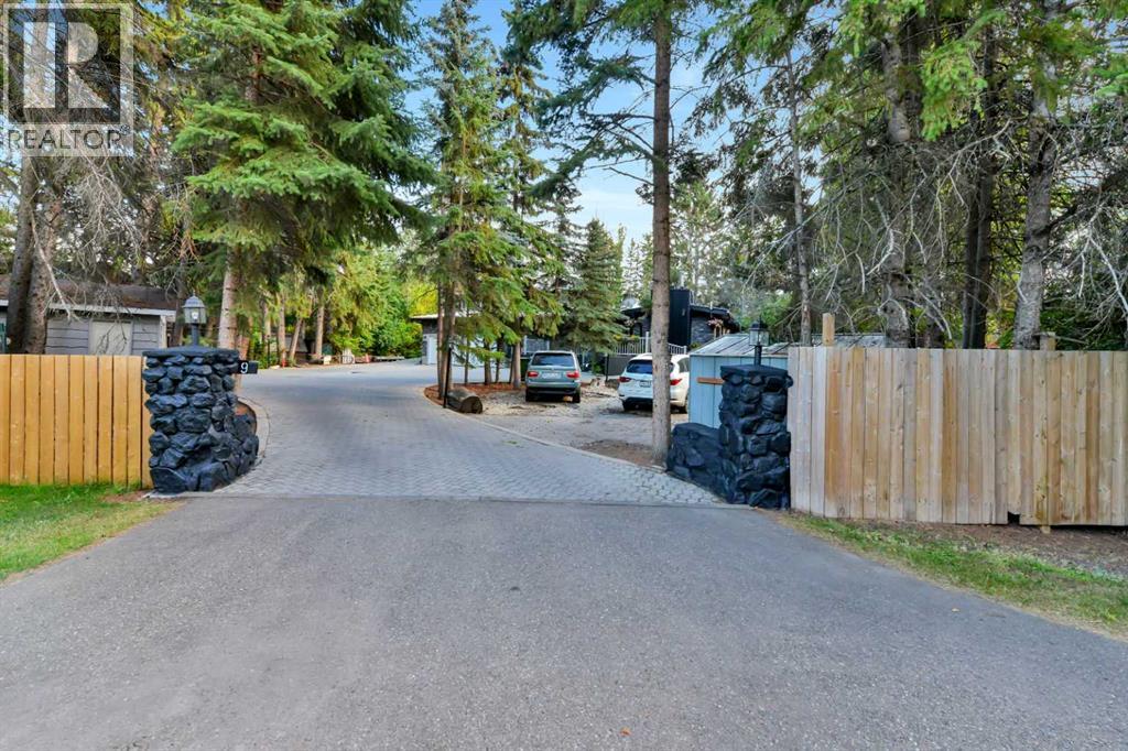 9 Cronquist Close - 1