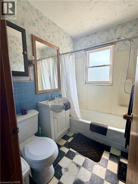 23 ERIE Avenue S - 10
