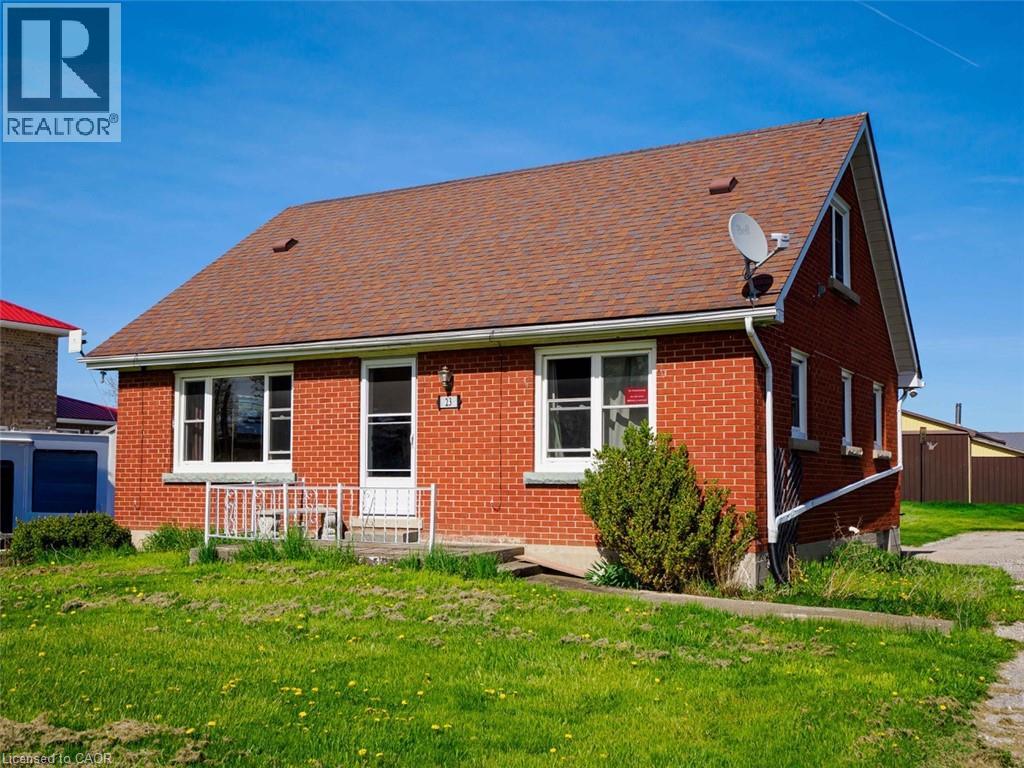 23 ERIE Avenue S - 35
