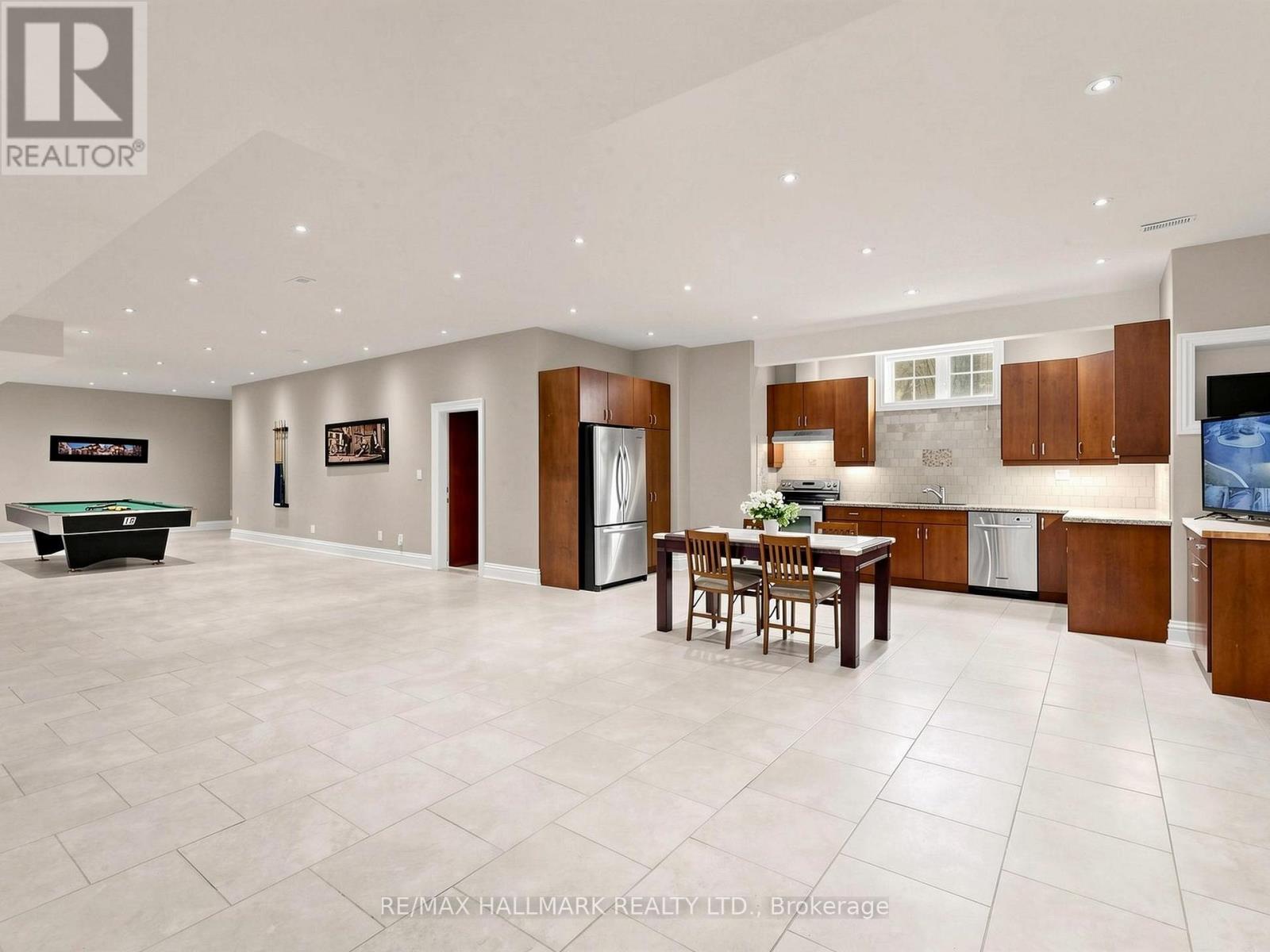 11 CRANBORNE CHASE - Image 32