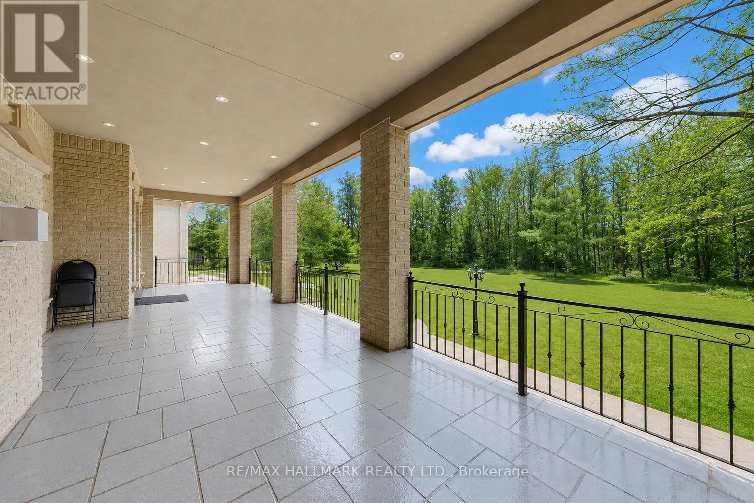 11 CRANBORNE CHASE - Image 40