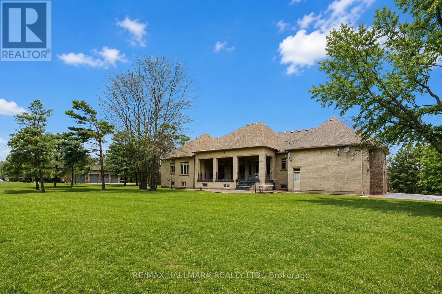 11 CRANBORNE CHASE - Image 41