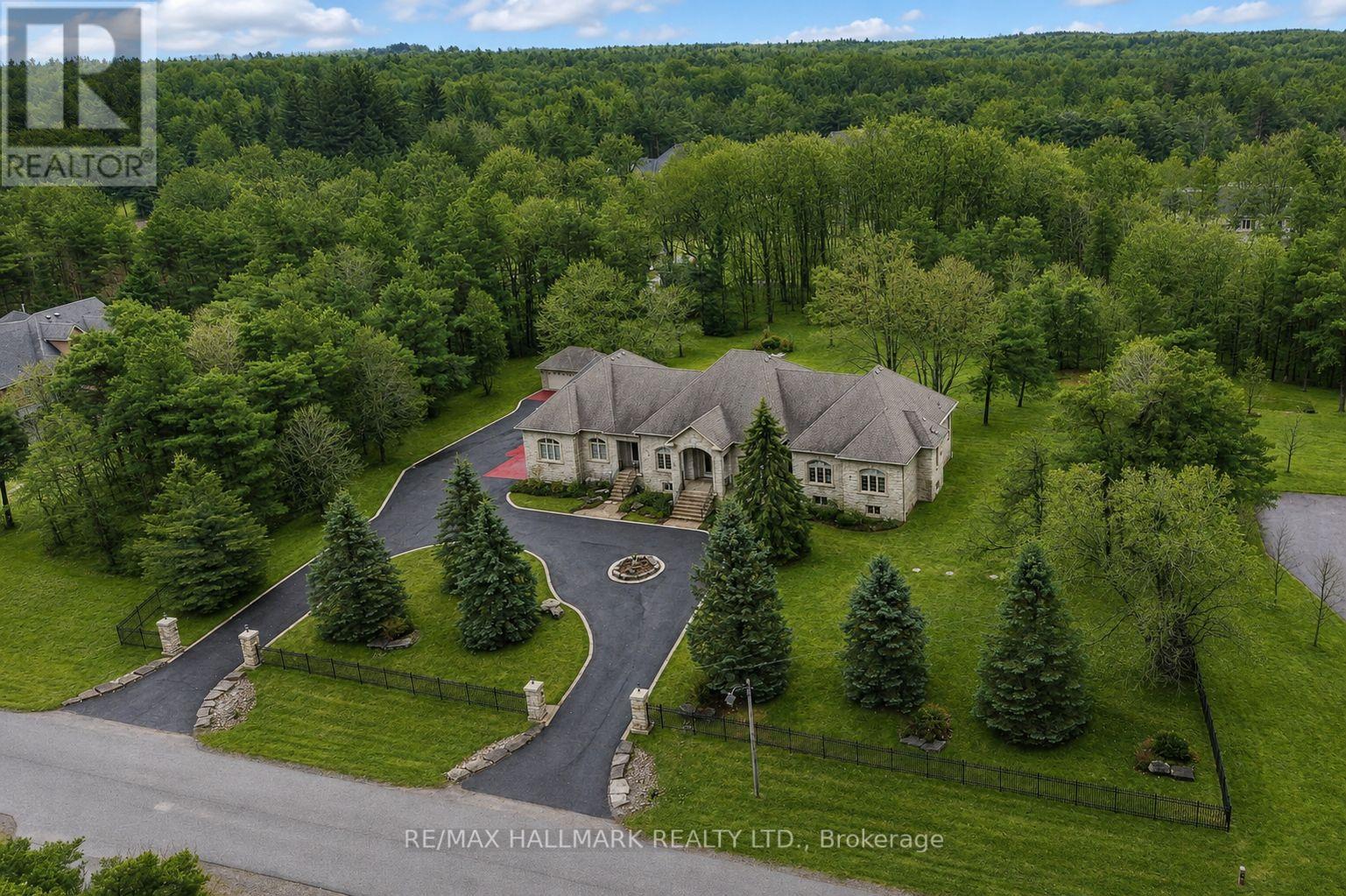 11 CRANBORNE CHASE - Image 43