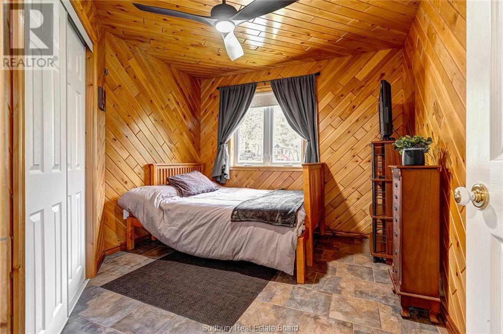 366 Northshore Road - 14