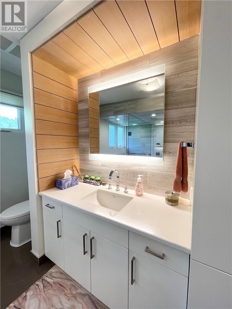13 Lancaster Drive - 32
