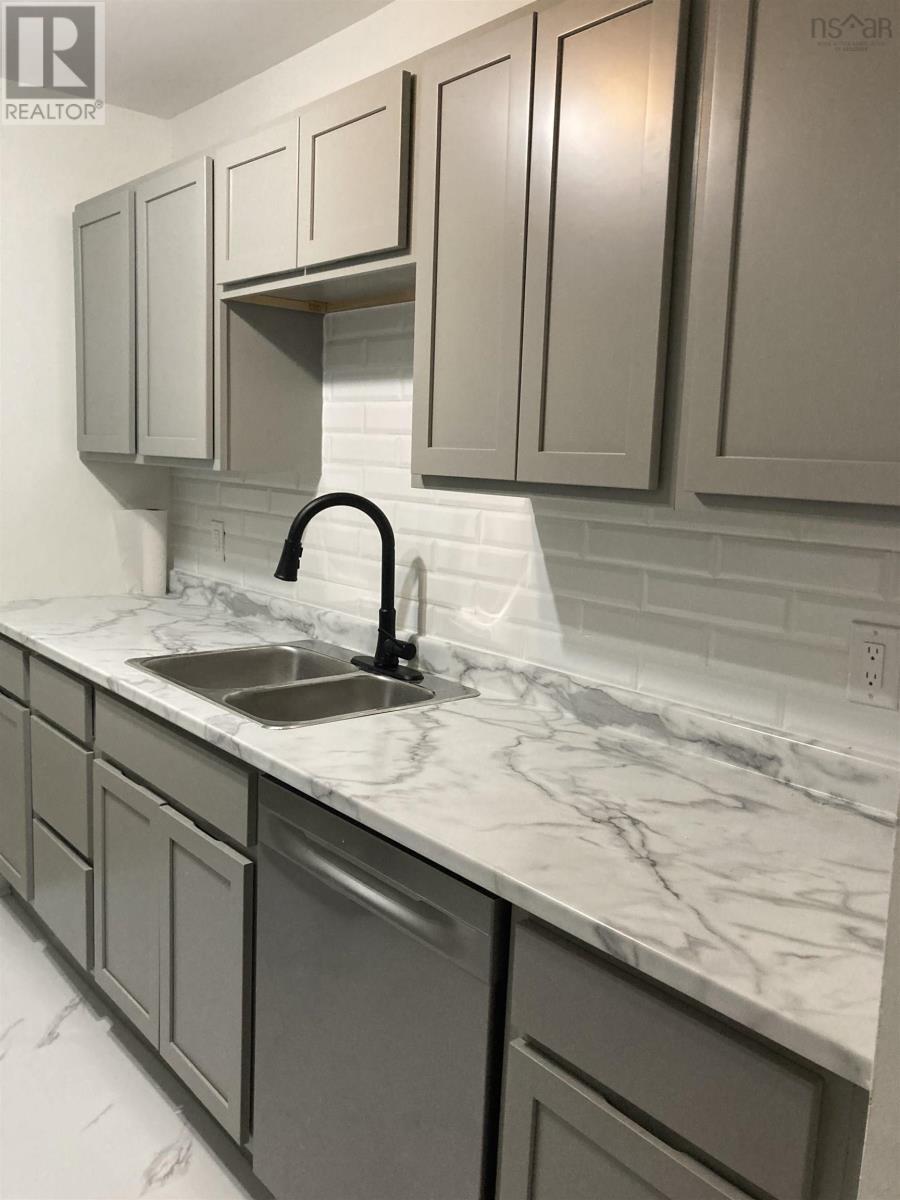 #103 15 Langbrae Drive - 6