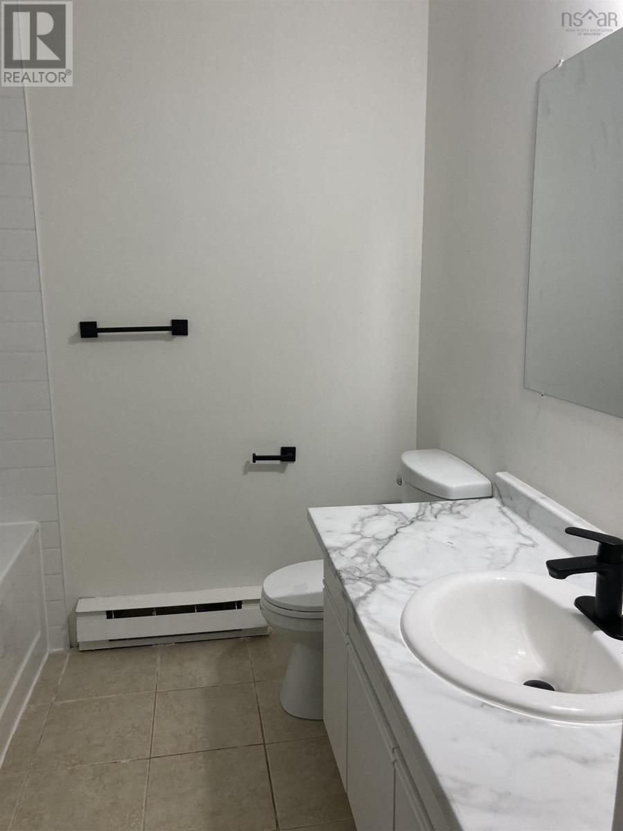 #103 15 Langbrae Drive - 11