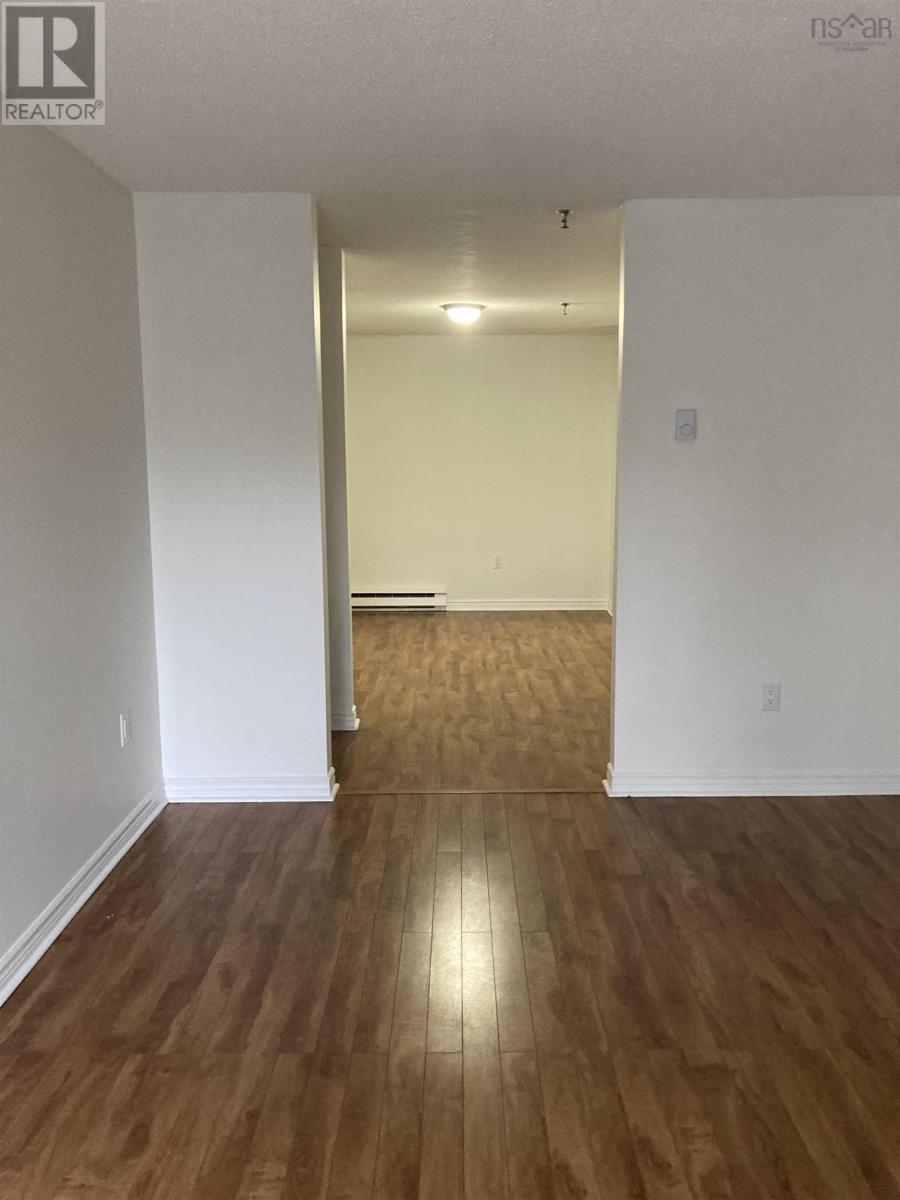 #103 15 Langbrae Drive - 17