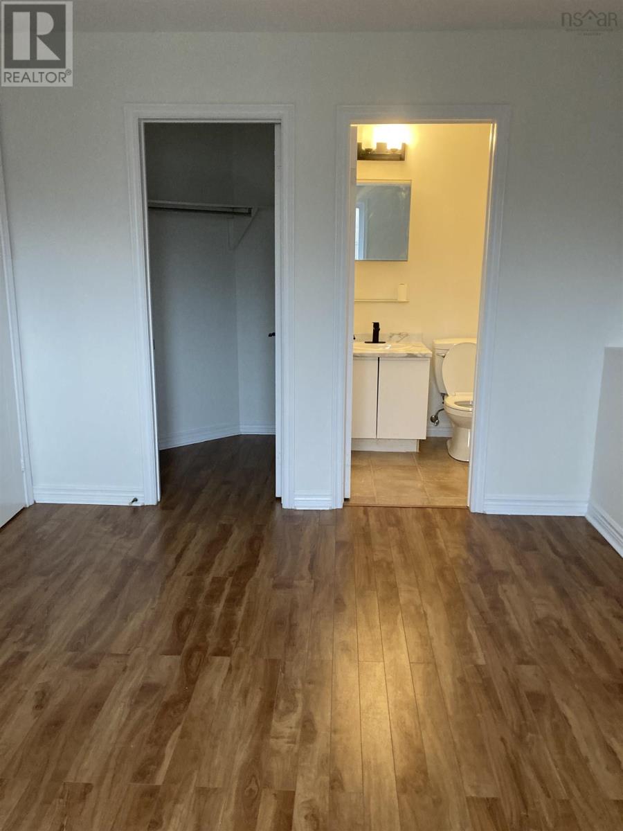 #103 15 Langbrae Drive - 20