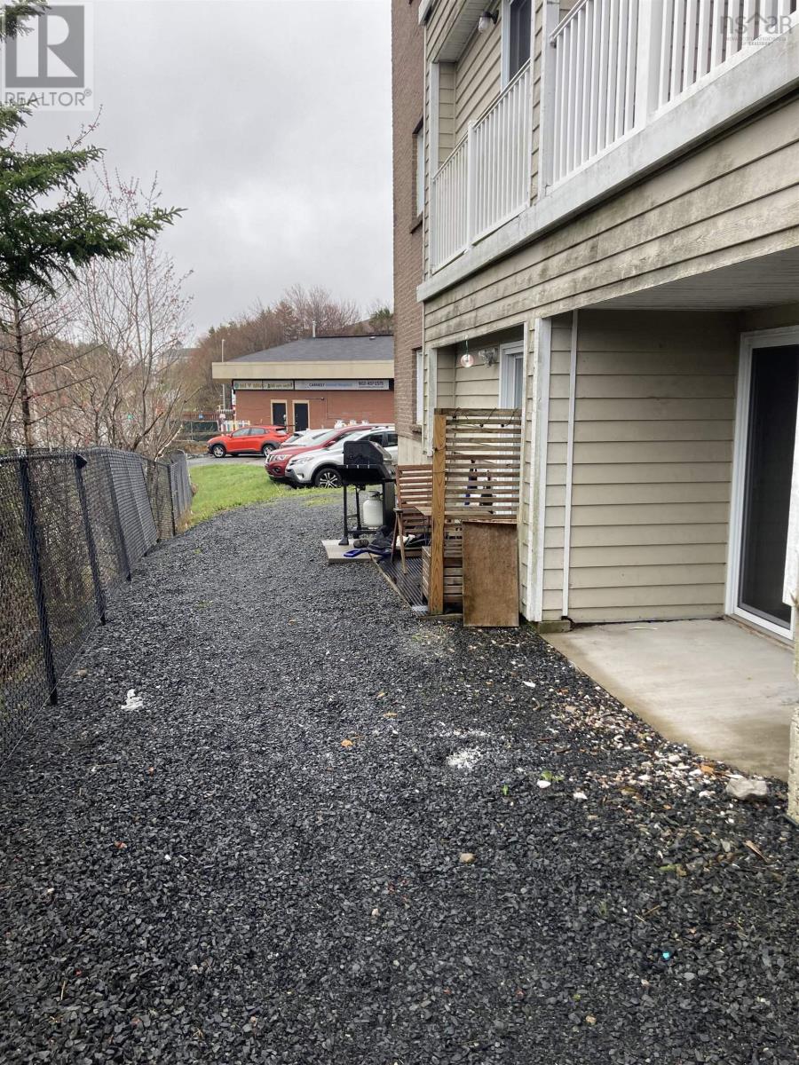 #103 15 Langbrae Drive - 26