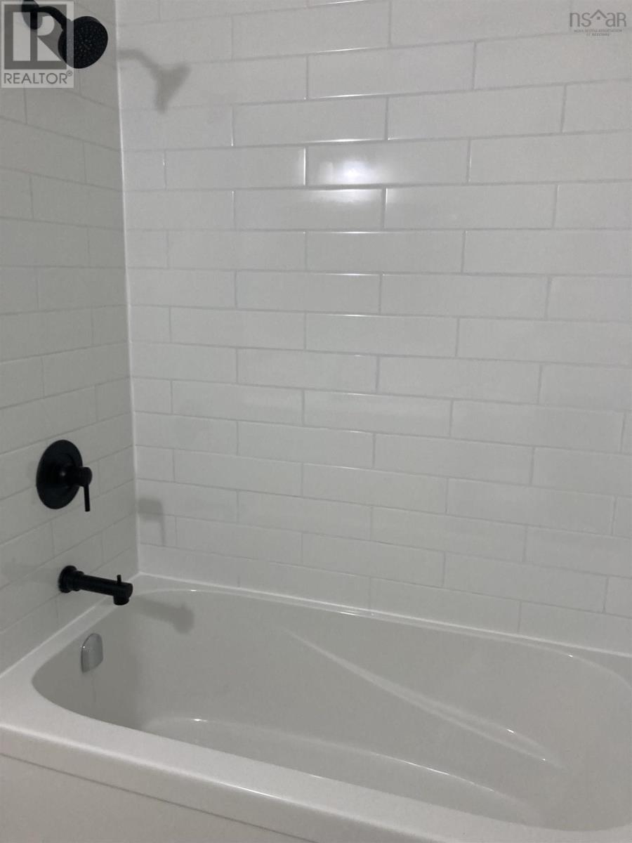 #103 15 Langbrae Drive - 9