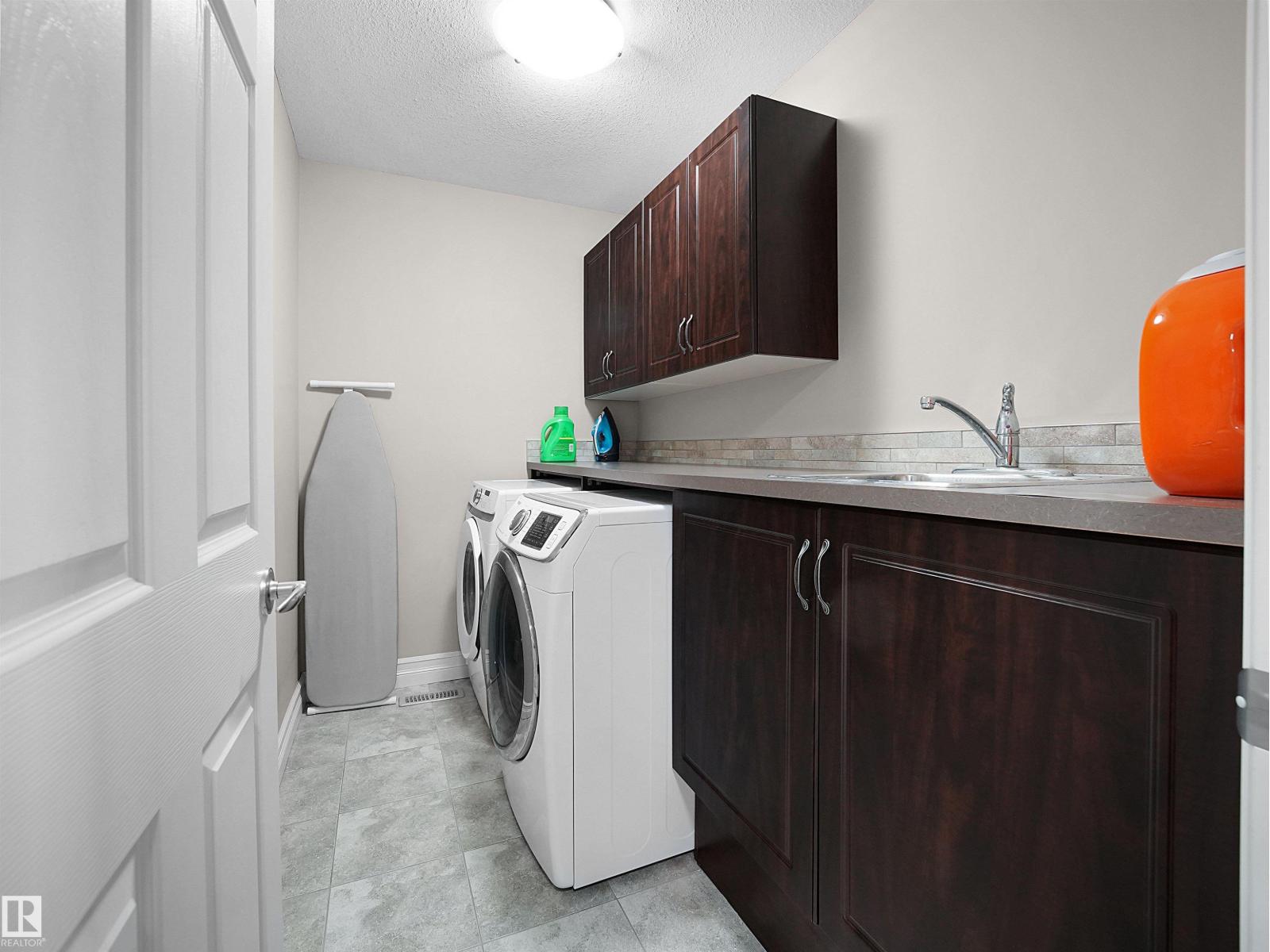 2422 WARRY PL SW - 28
