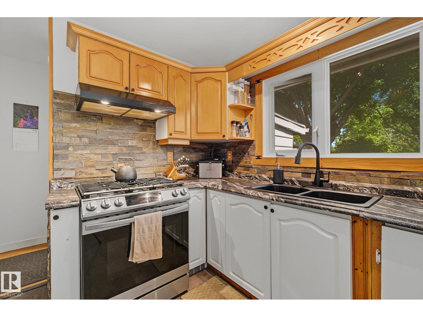 5116 49 AV — photo 13