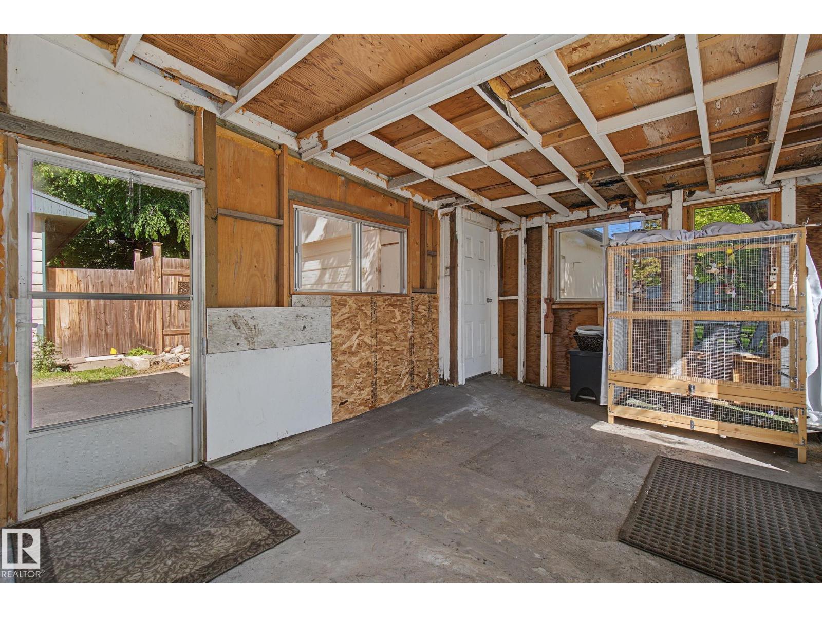 5116 49 AV — photo 42