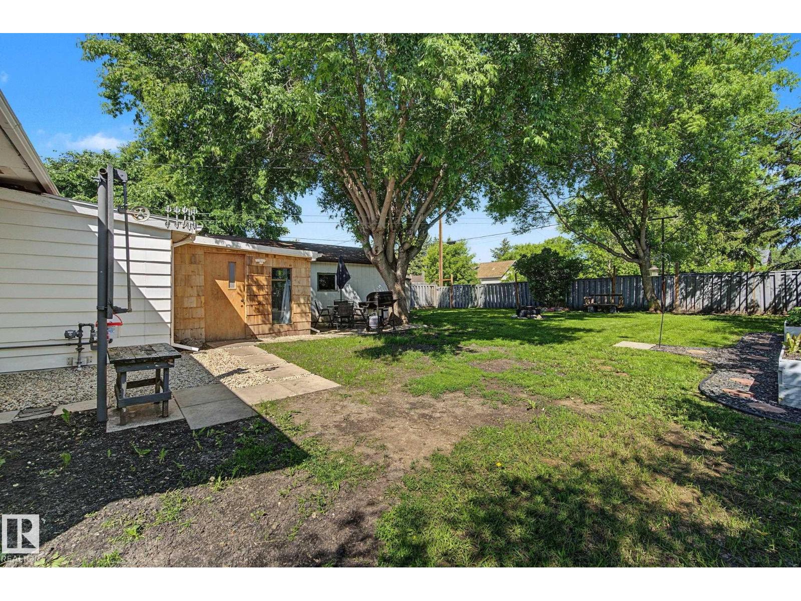 5116 49 AV — photo 48