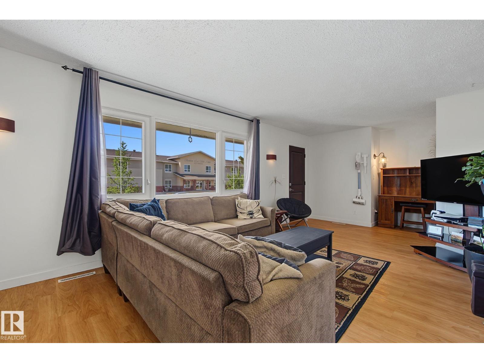 5116 49 AV — photo 6