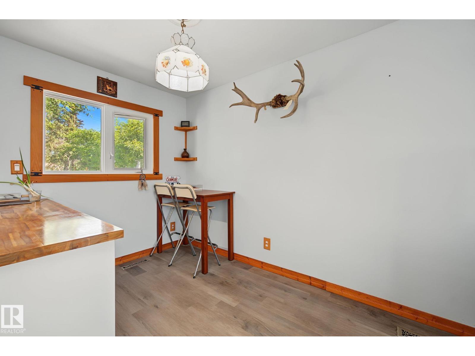 5116 49 AV — photo 9