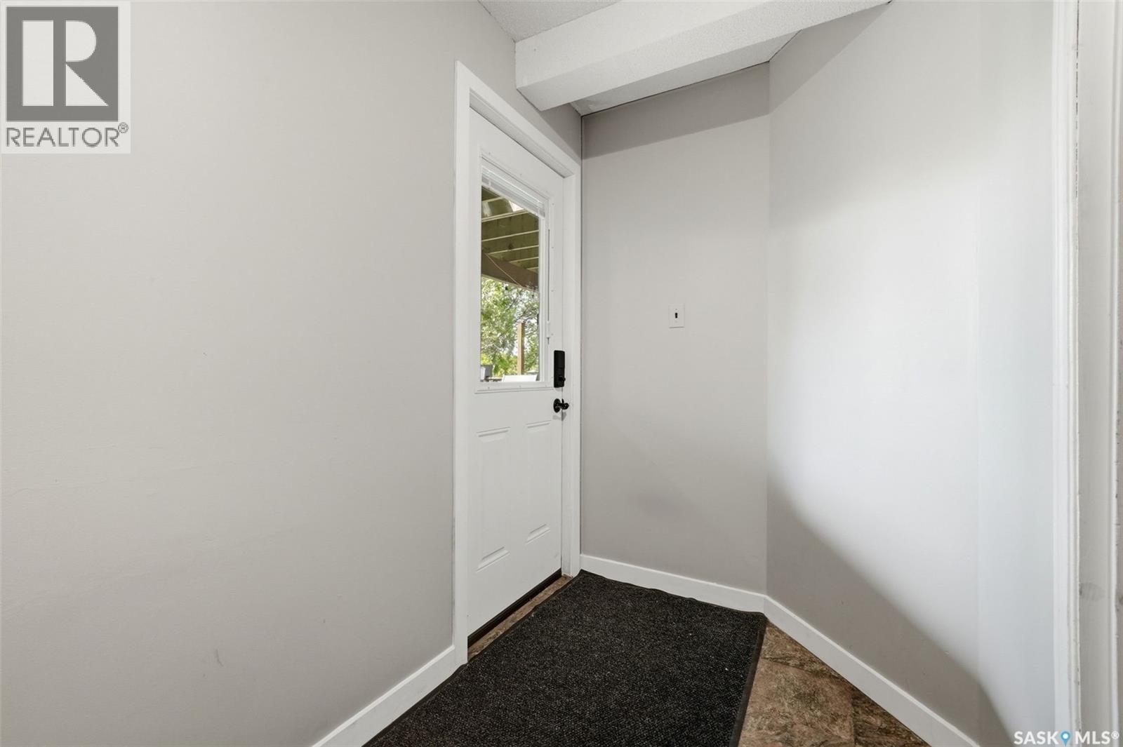 213 Grove AVENUE - 24