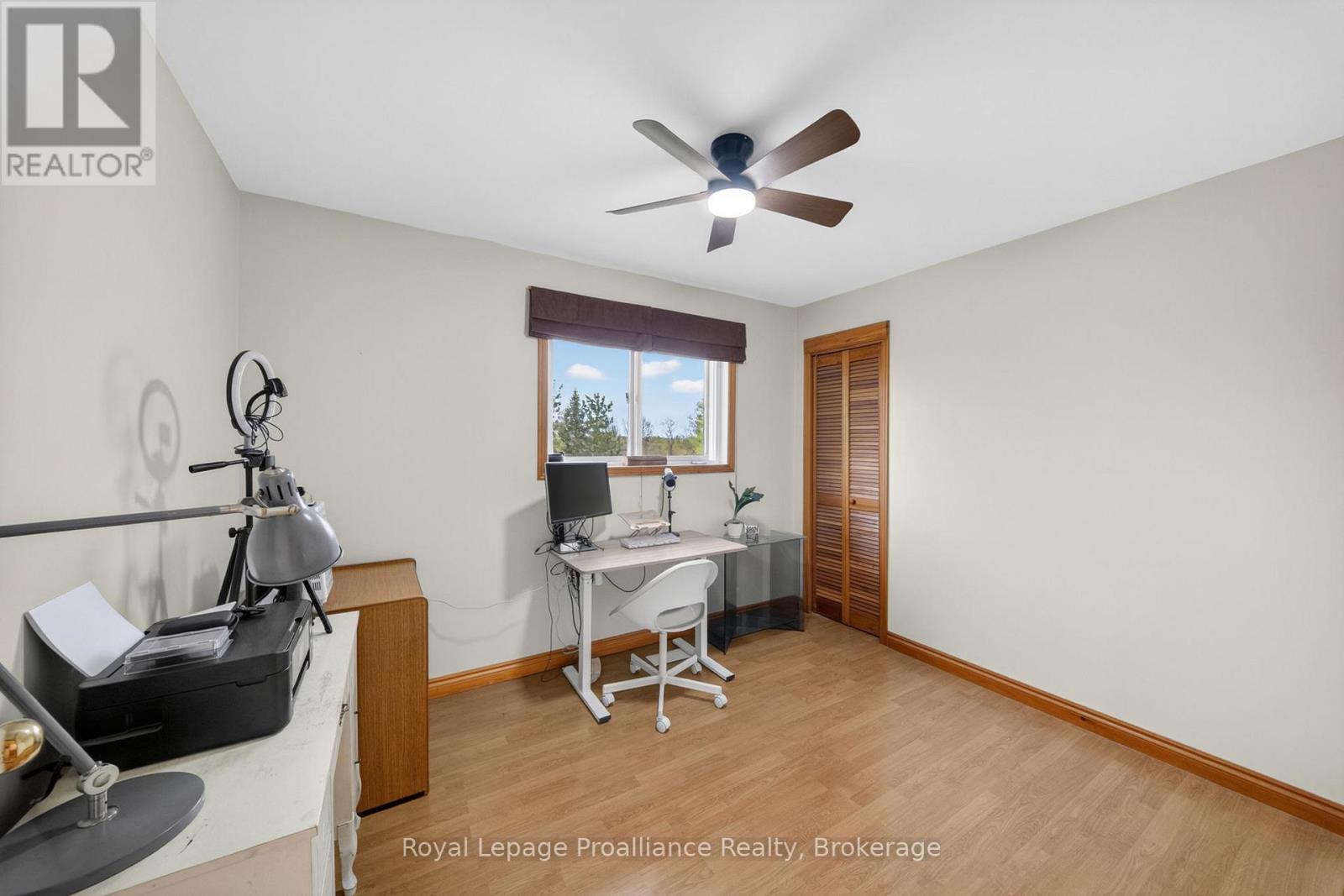 235 EAST HUNGERFORD ROAD - 32