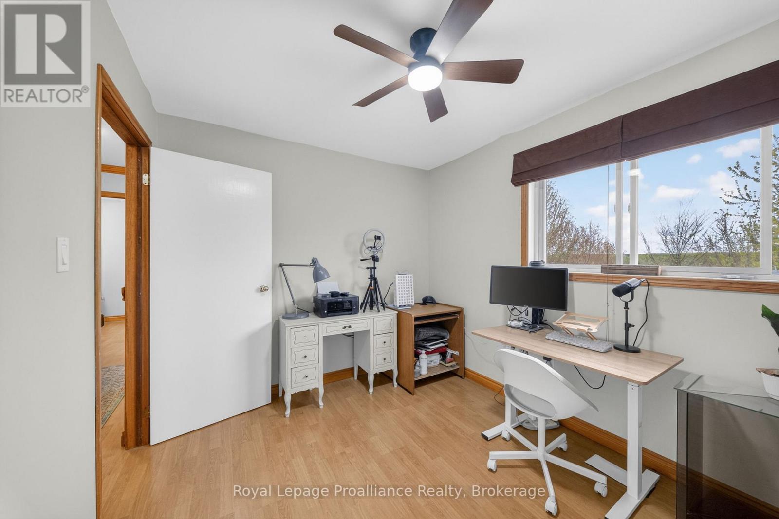 235 EAST HUNGERFORD ROAD - 33