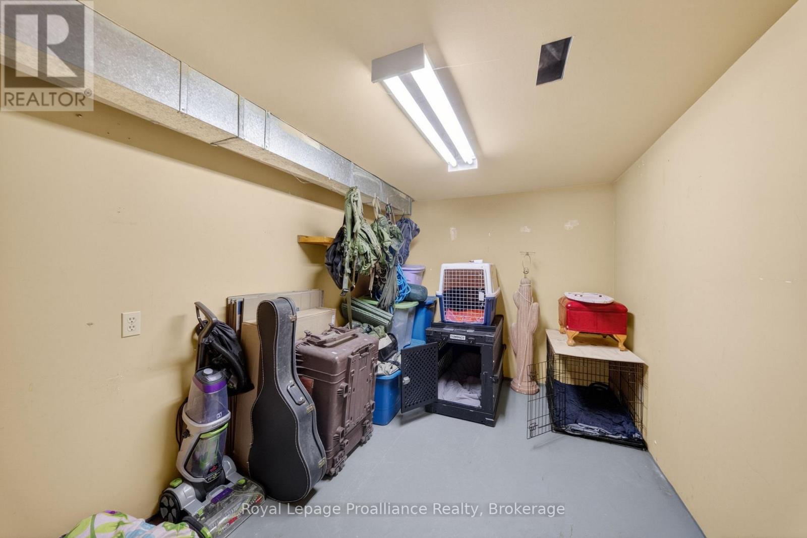 235 EAST HUNGERFORD ROAD - 35
