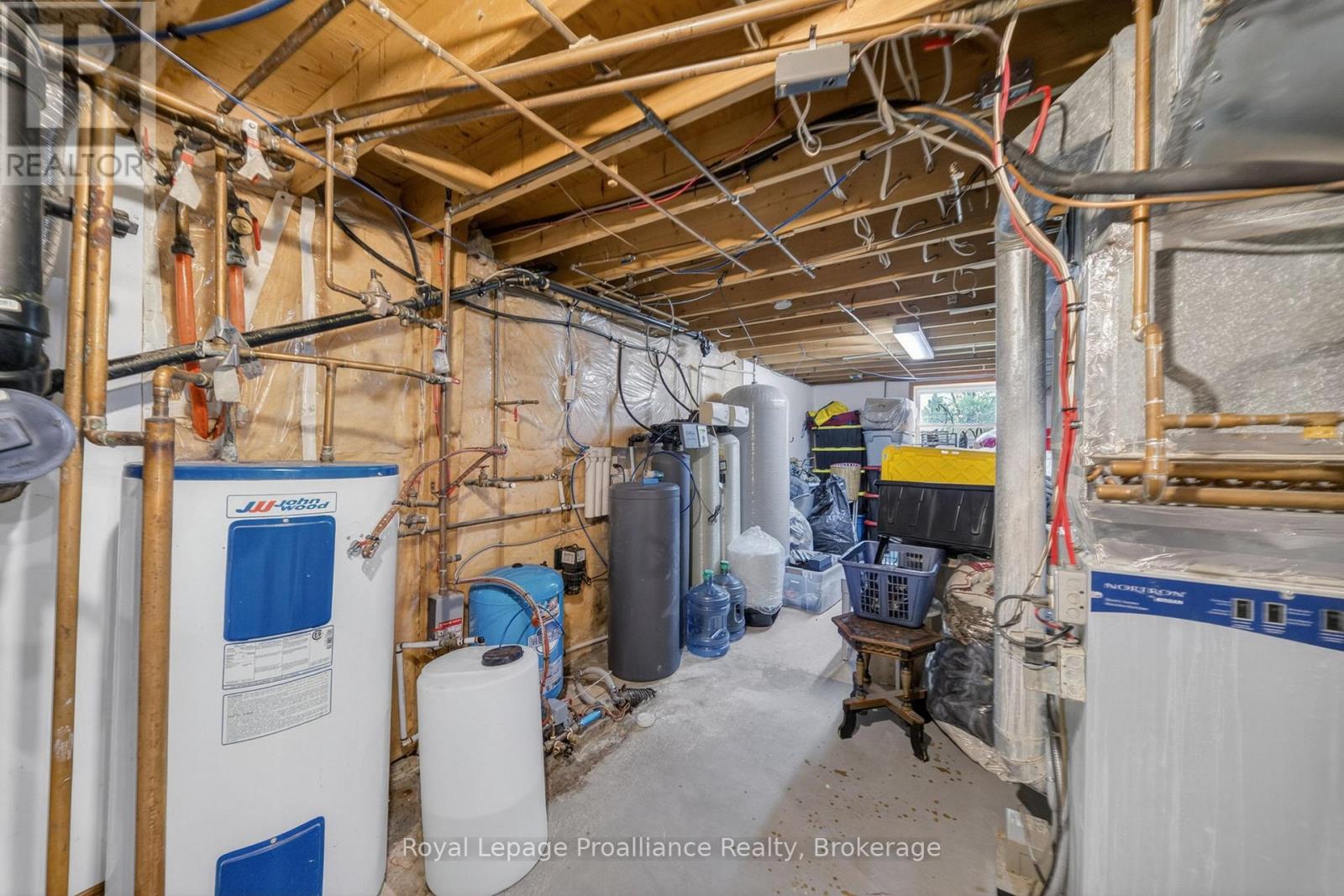 235 EAST HUNGERFORD ROAD - 36