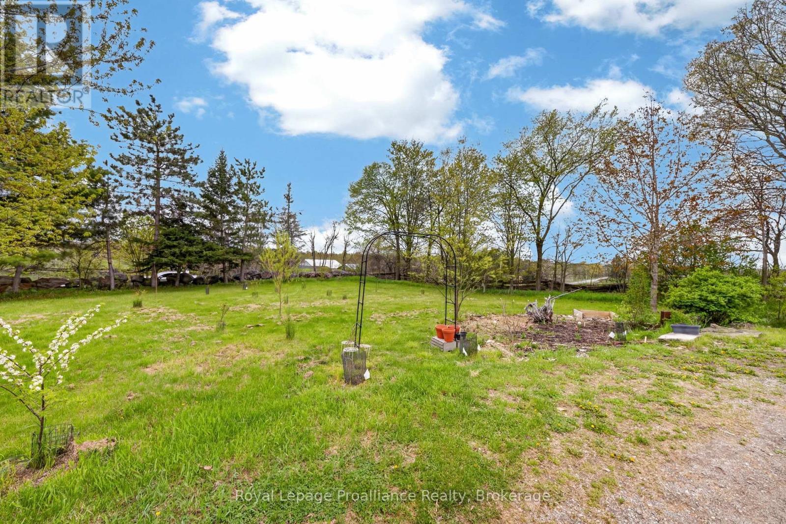 235 EAST HUNGERFORD ROAD - 40
