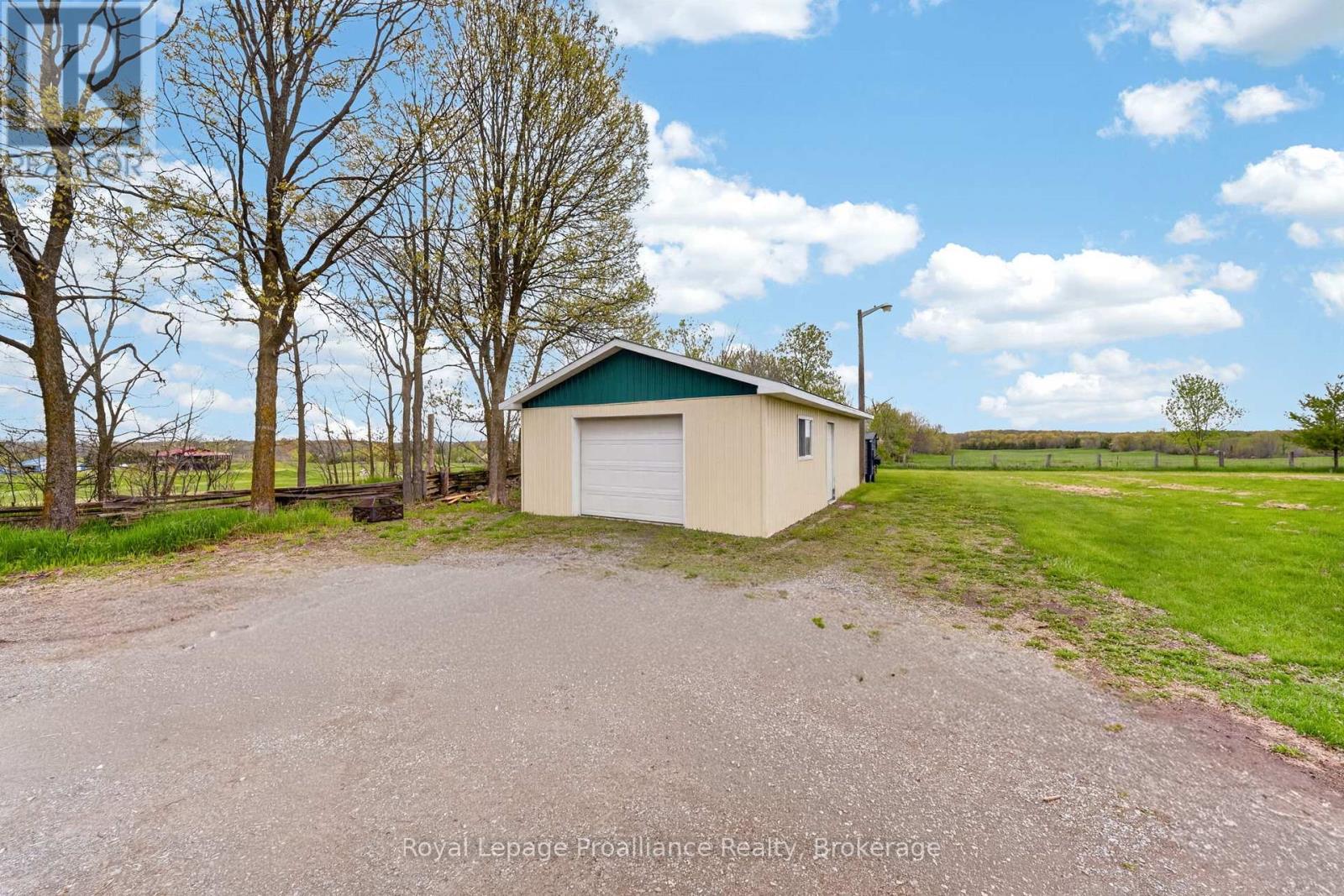 235 EAST HUNGERFORD ROAD - 41