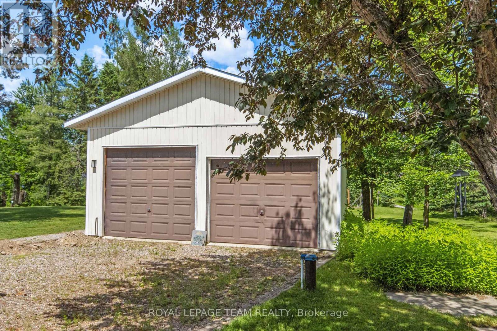156 MASK ISLAND DRIVE - 44