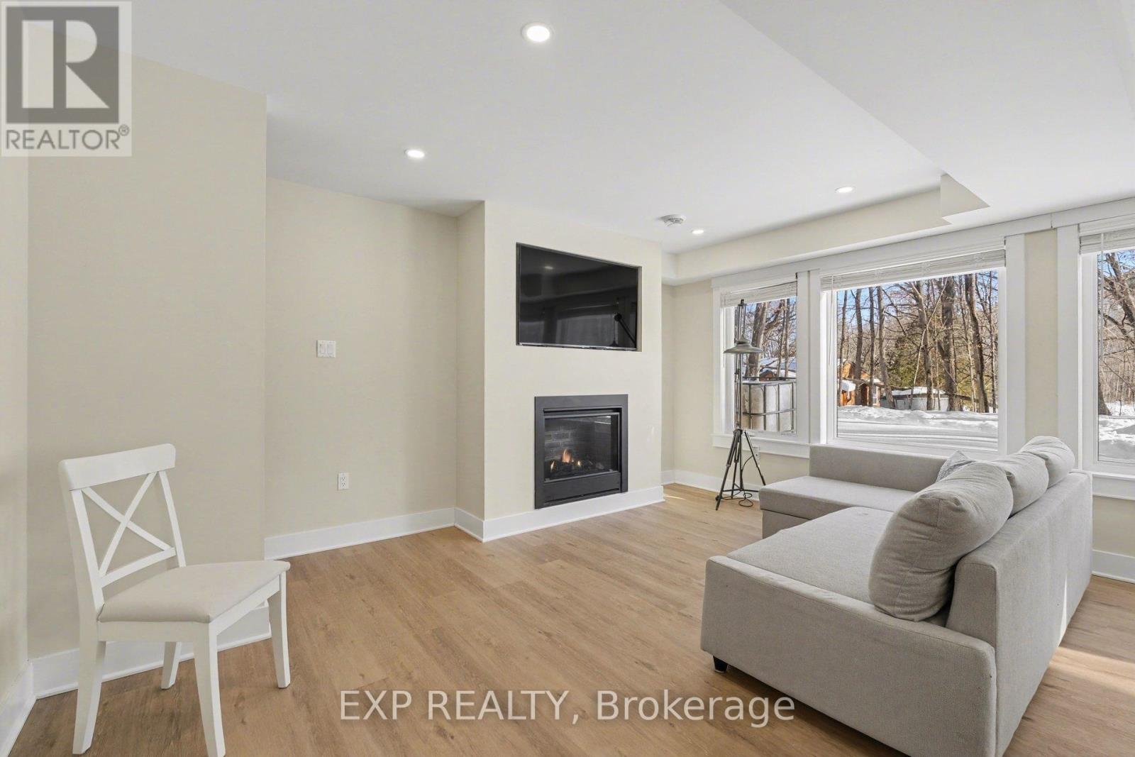 20 CRESTVIEW DRIVE - 27