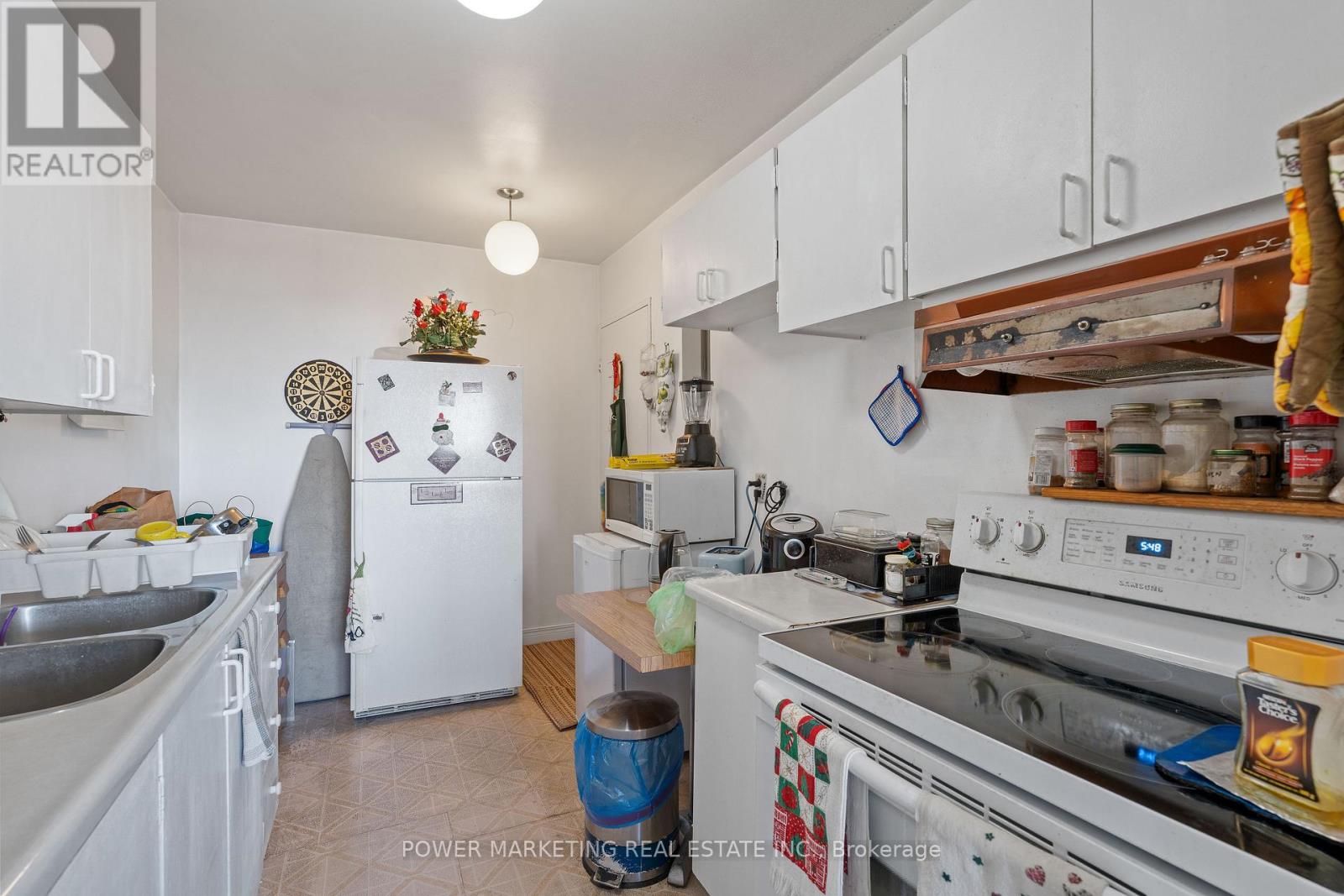 #1107 2000 JASMINE CRESCENT - 15