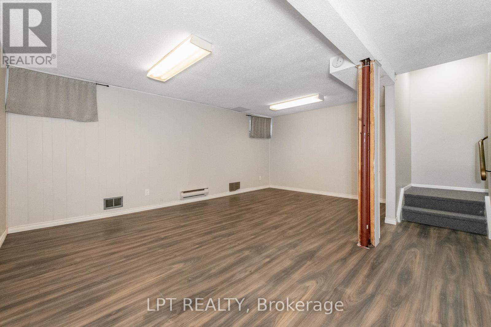 2286 COTTERS CRESCENT - 23