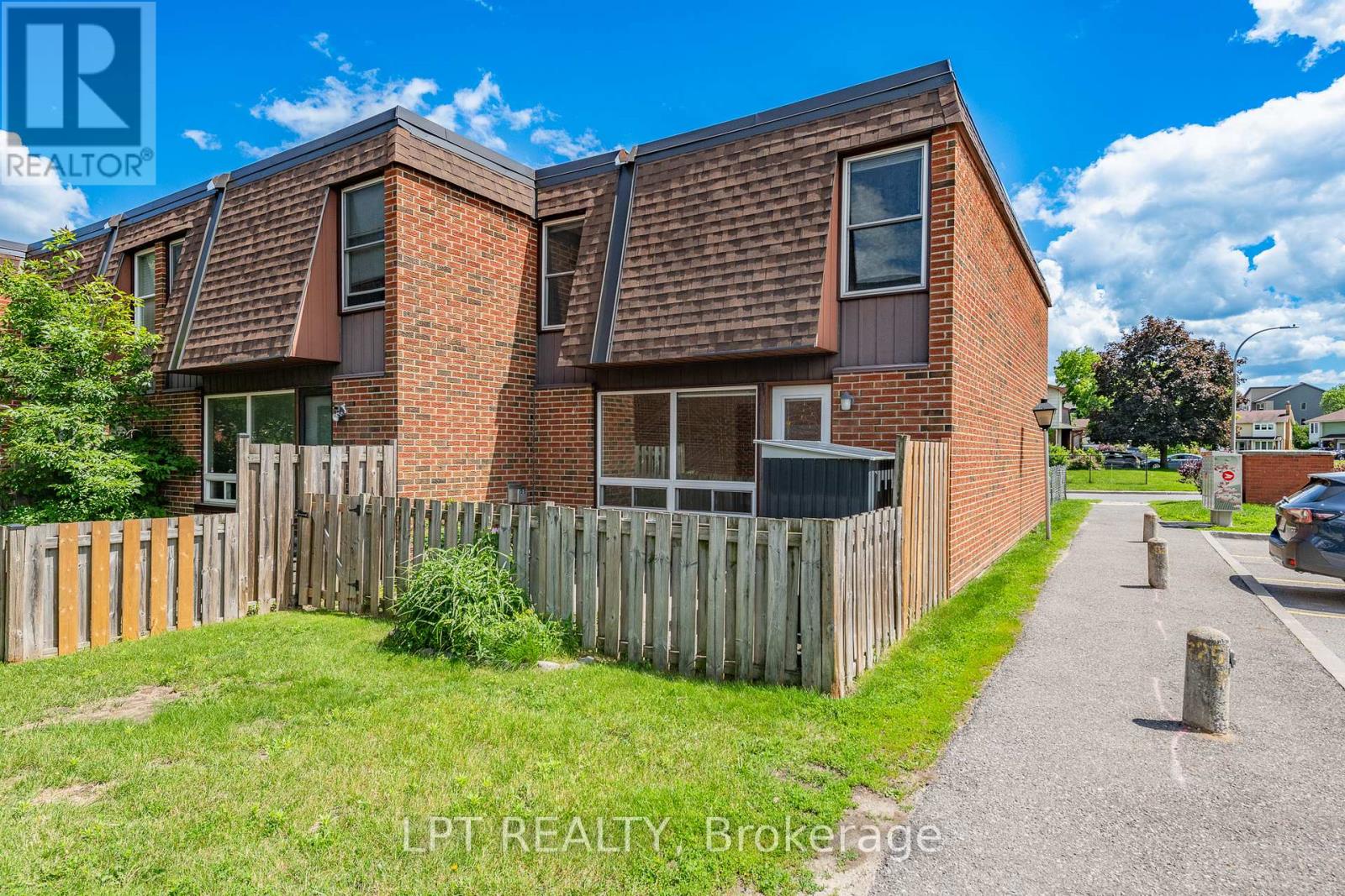 2286 COTTERS CRESCENT - 25