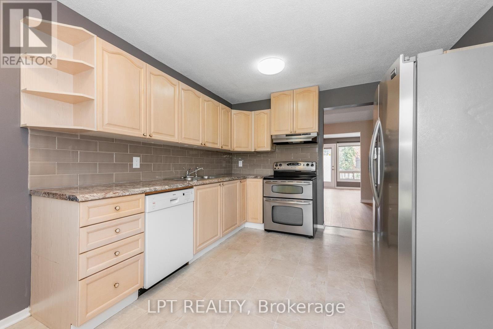 2286 COTTERS CRESCENT - 4