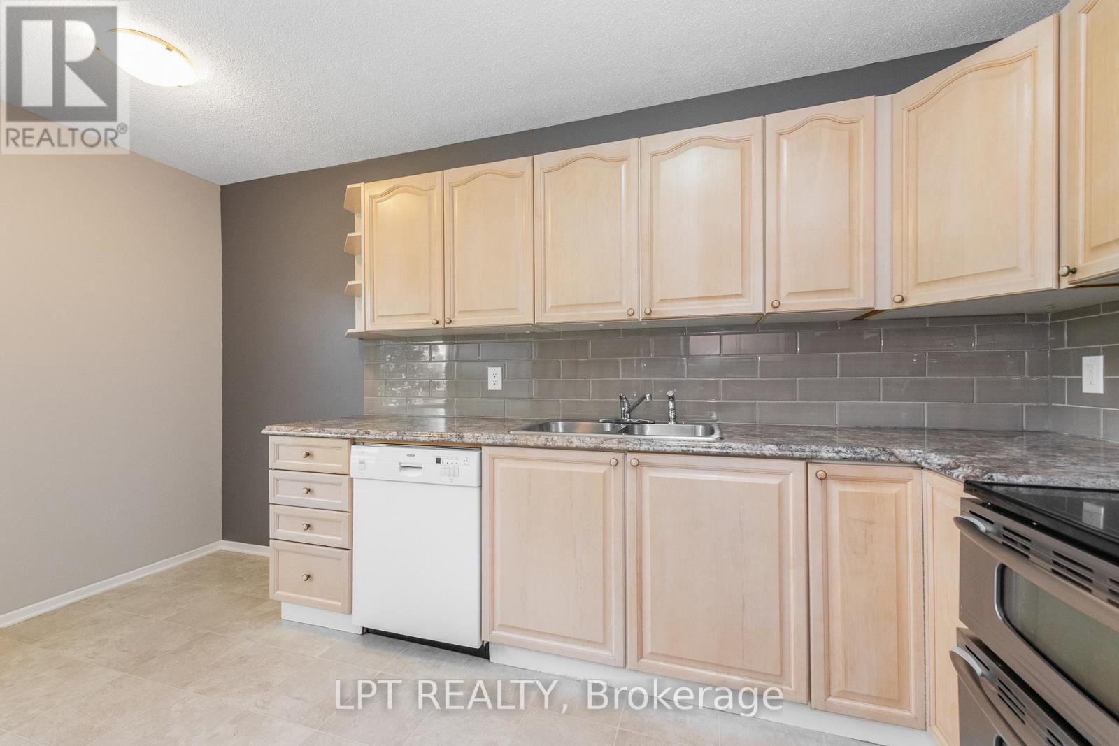 2286 COTTERS CRESCENT - 6