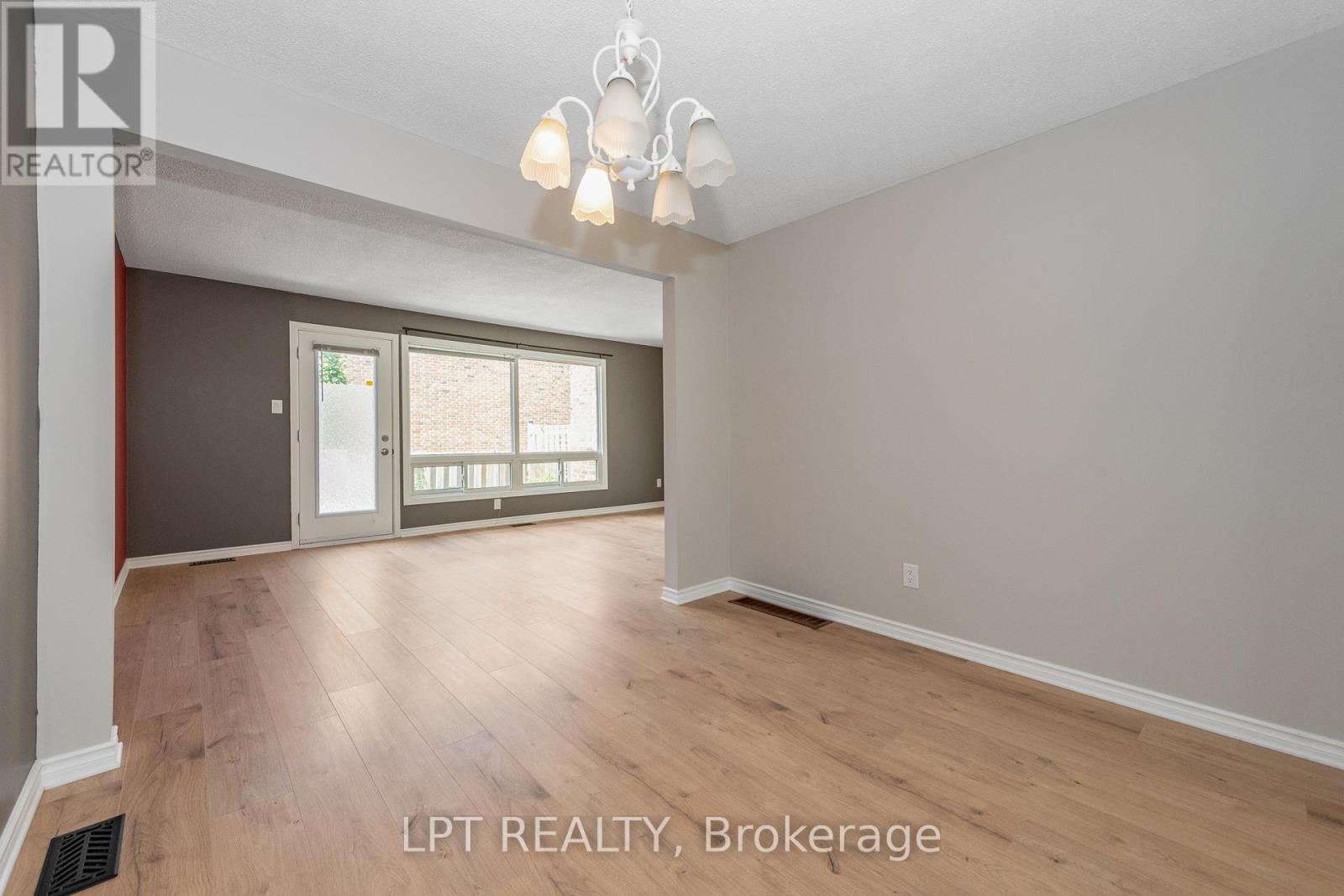 2286 COTTERS CRESCENT - 8