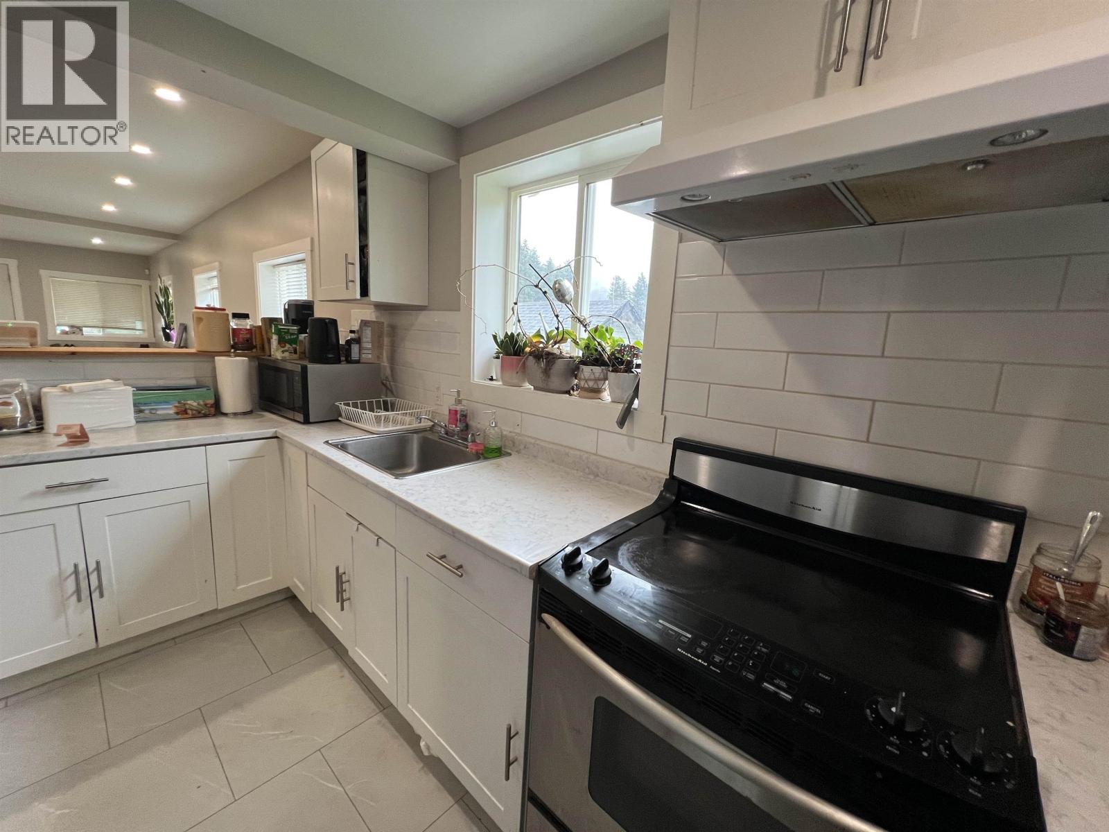 215 E 9TH AVENUE - 3