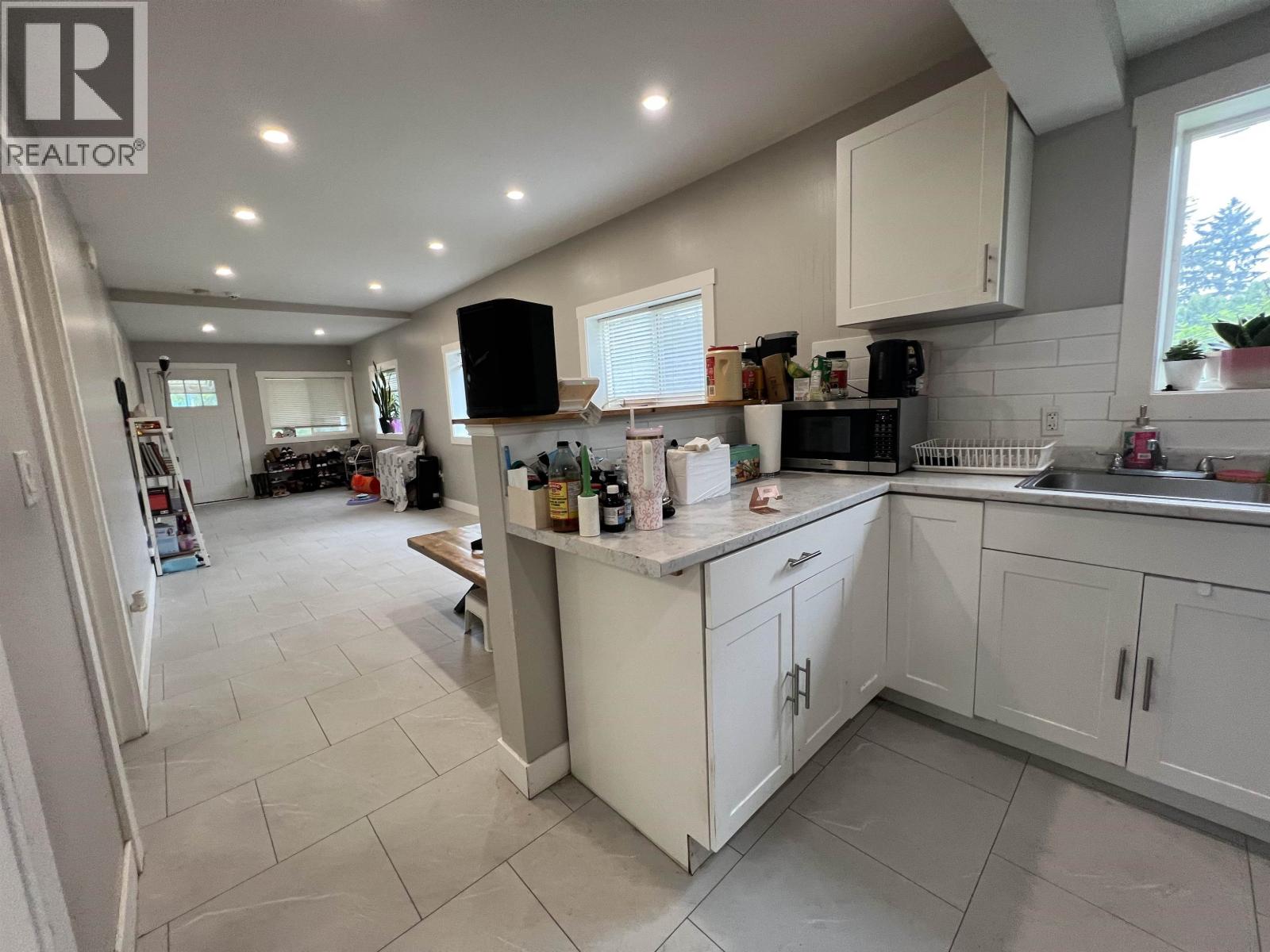 215 E 9TH AVENUE - 4