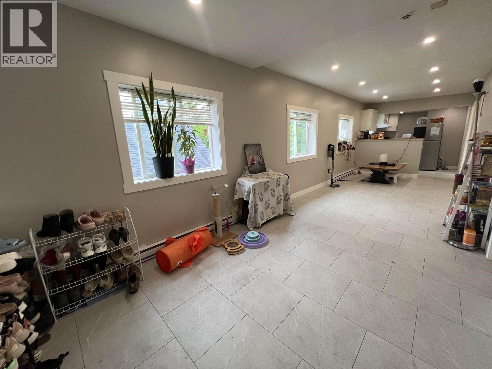 215 E 9TH AVENUE - 5