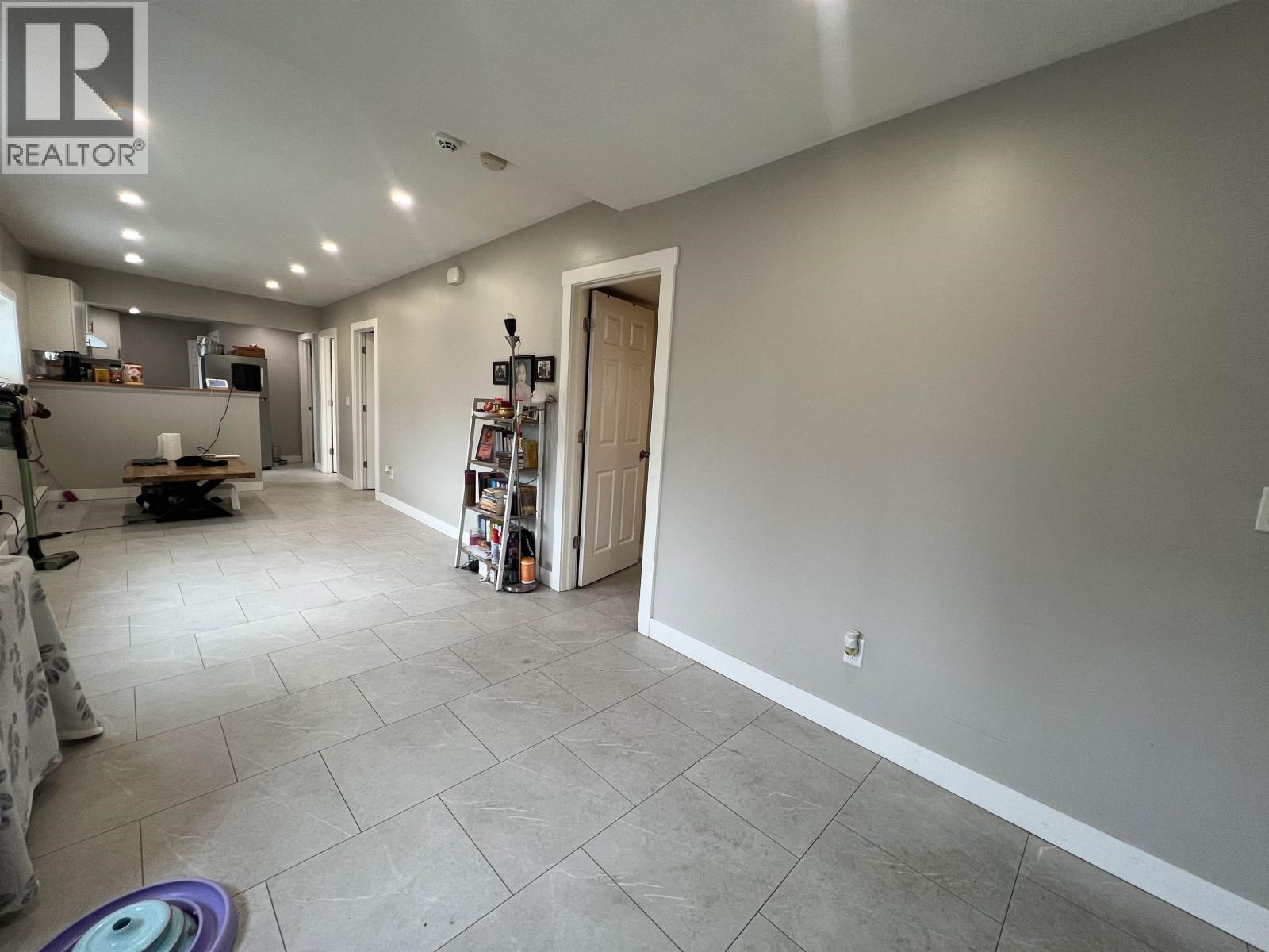 215 E 9TH AVENUE - 6
