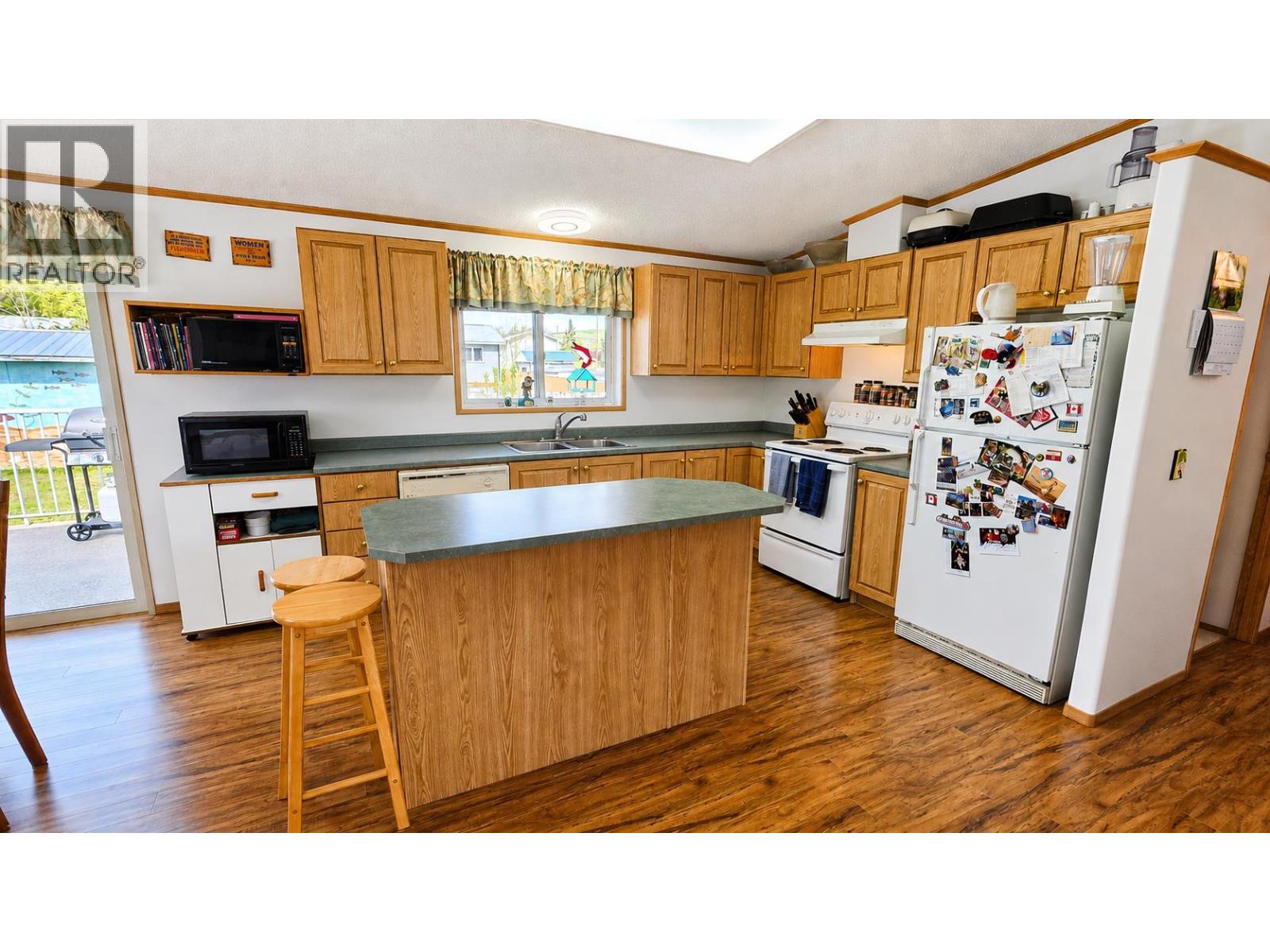 2131 WINTER AVENUE - 9